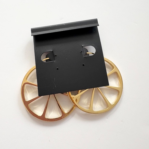 Noir NYC gold plated lemon slice earrings - Picture 4 of 5